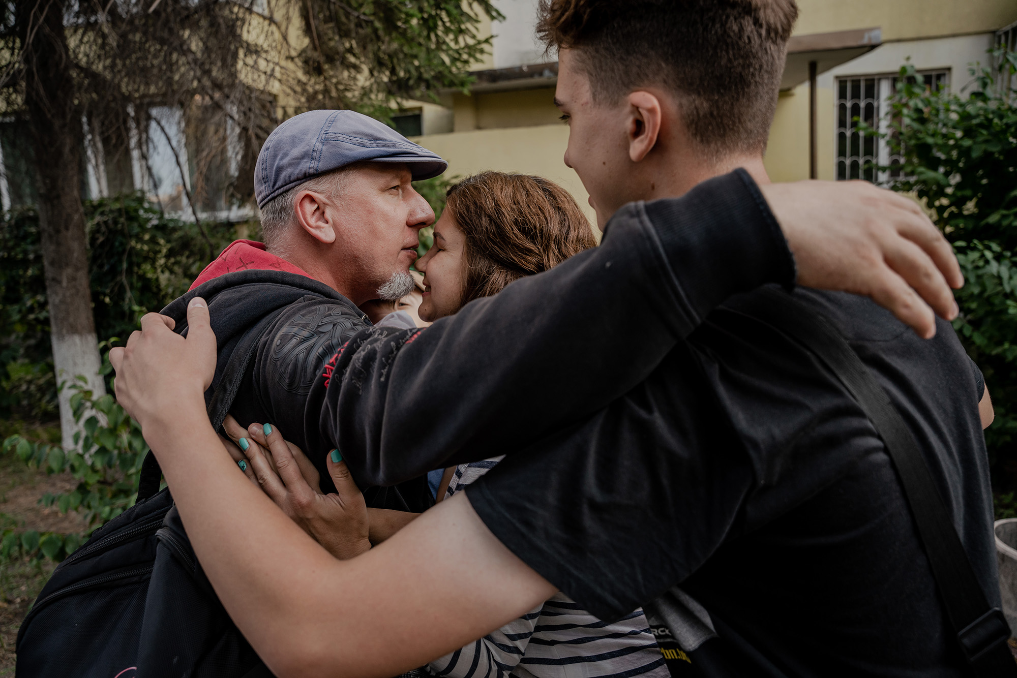 Гідні власної землі
